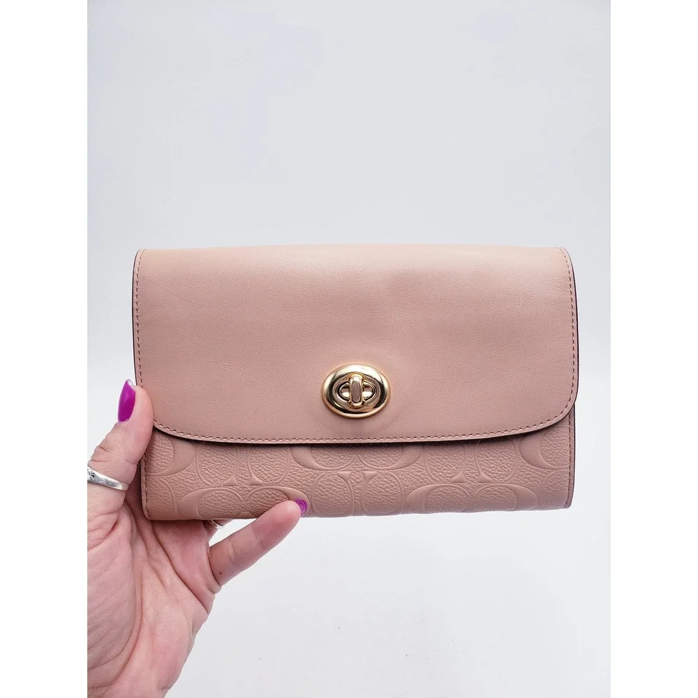Coach Crossbody Bag Pink Signature Embossed Leather Turnlock Chain Clutch‎